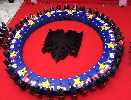 Mbledhja e qeverive Shqiperi-Kosove, ja 16 propozimet e biznesit